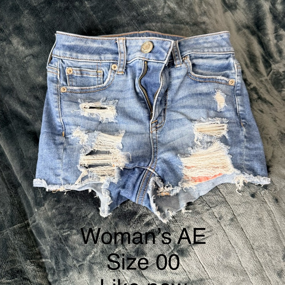 American Eagle Outfitters Women's Light Blue Ripped Jean Shorts